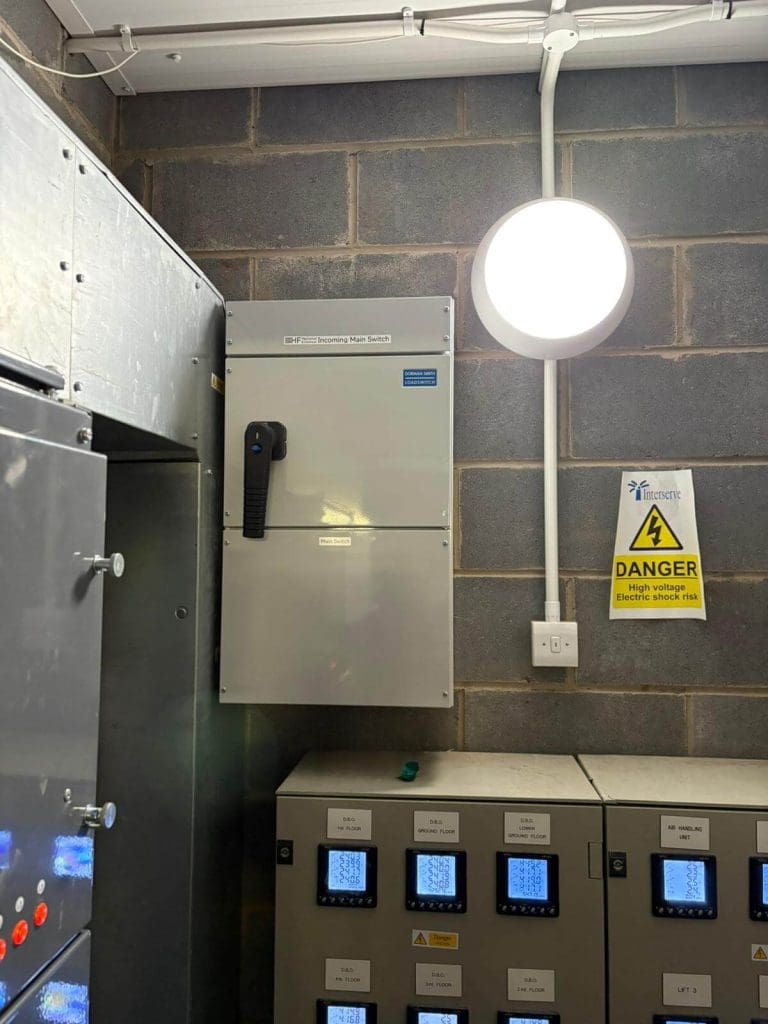 We installed the device for a full week to capture real-time data on power spikes, fluctuations, and consumption patterns.